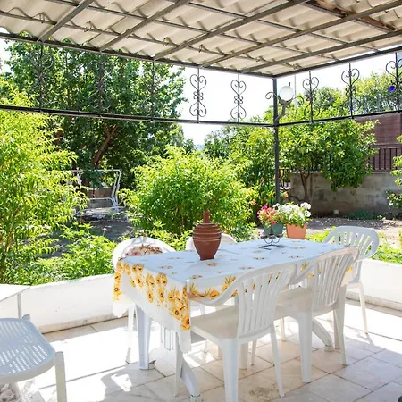 Cozy House With Garden In
