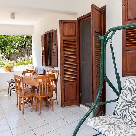 Cozy House With Garden In * بودروم