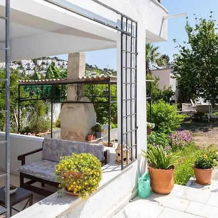 Cozy House With Garden In Bodrum